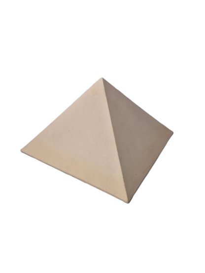 PYRAMIDE EN CERAMIQUE BLANCHE